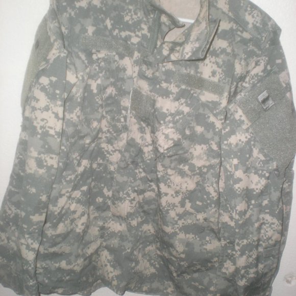 ARMY COMBAT UNIFORM JACKET Size Medium - Picture 1 of 3